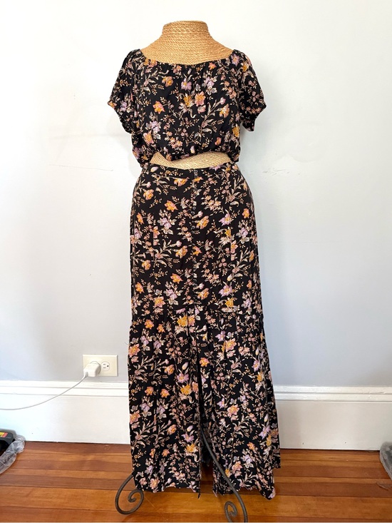 American Eagle Outfitters Dresses & Skirts - American Eagle Outfitters Black Floral Maxi Skirt with Matching Crop Top